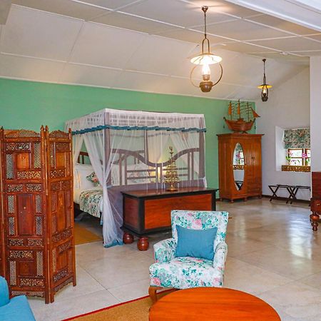 Mountbatten Bungalow- Thema Collection Канді Екстер'єр фото
