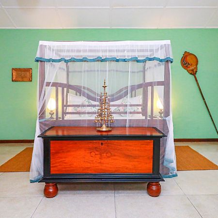 Mountbatten Bungalow- Thema Collection Канді Екстер'єр фото