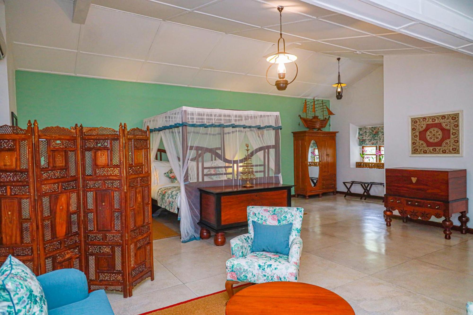 Mountbatten Bungalow- Thema Collection Канді Екстер'єр фото