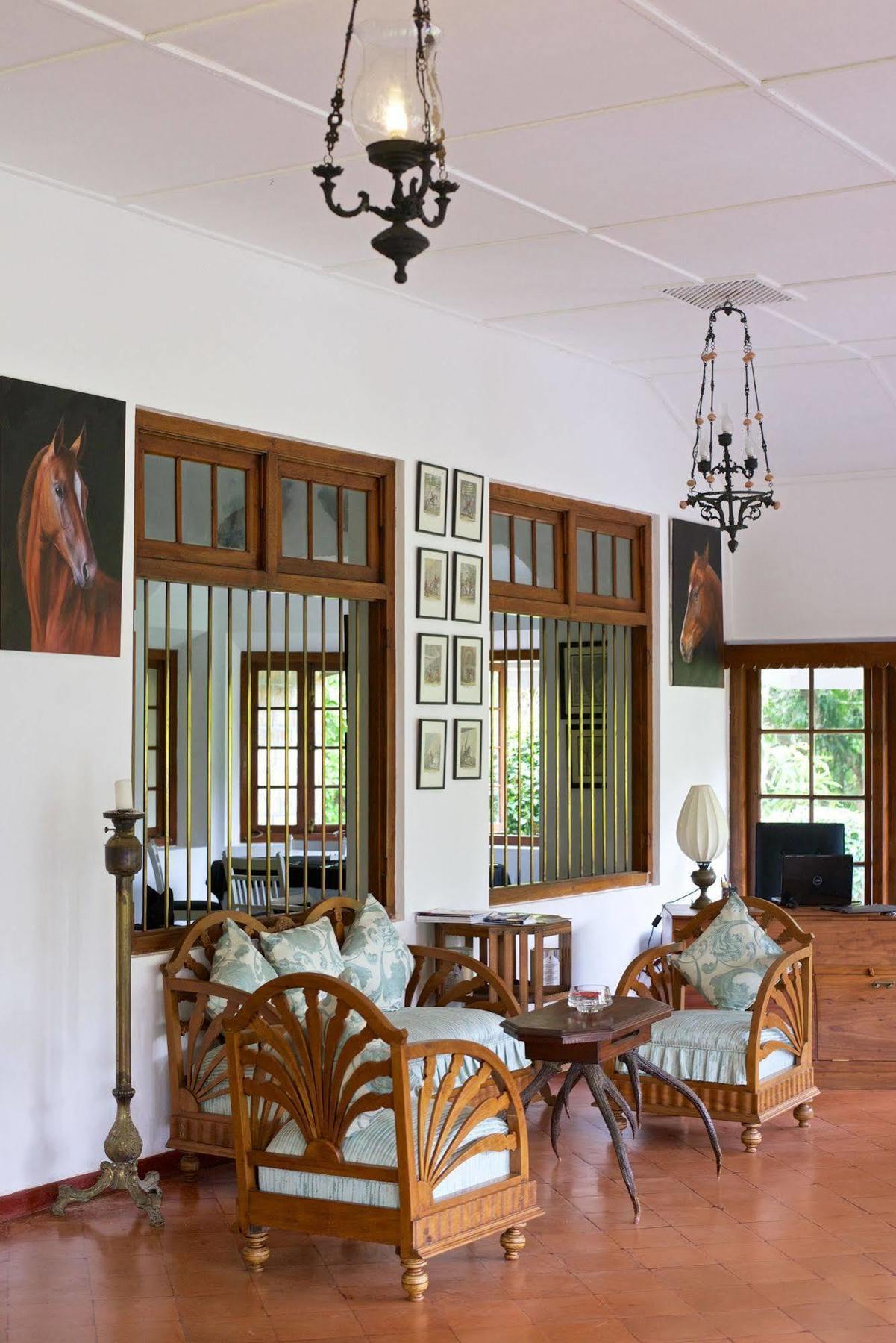Mountbatten Bungalow- Thema Collection Канді Екстер'єр фото